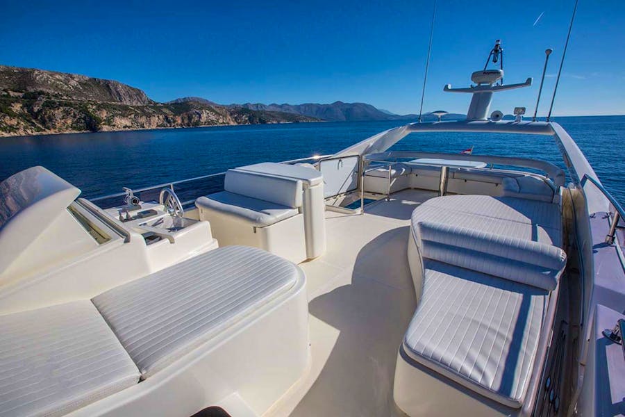 luxury-yacht-charter-dubrovnik-ferretti-591-03.jpg